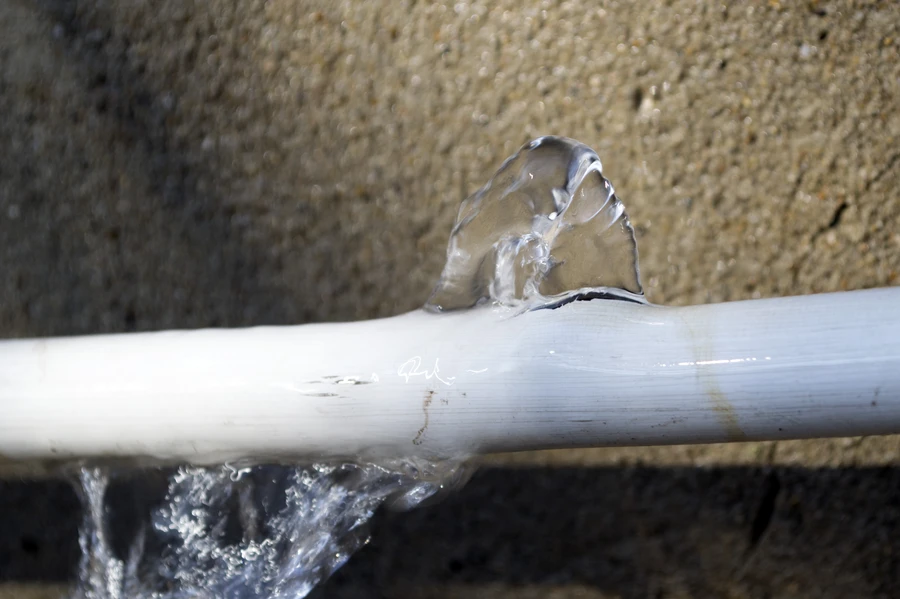 Common Signs You Need Immediate Leak Repair in Bakersfield, CA